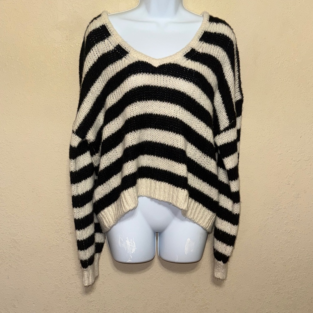 Madewell Black and Cream Striped balloon sleeve V-Neck Sweater